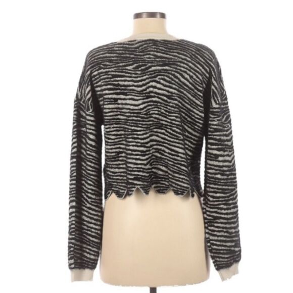 J.O.A. Off White and Black Zebra Print Eyelash Knit Cropped Pullover Sweater - Picture 15 of 15